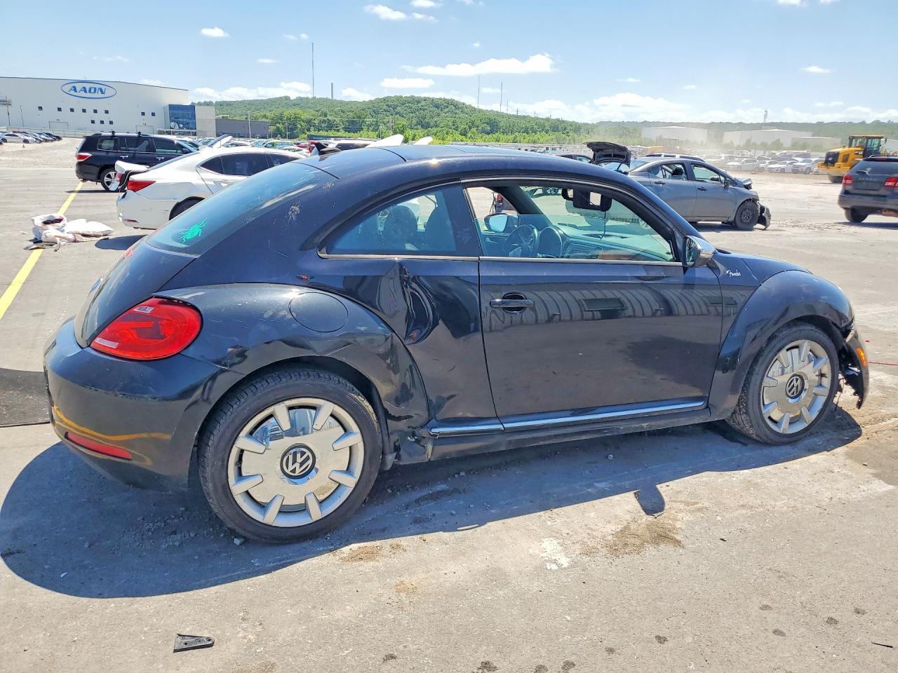 2013 VOLKSWAGEN Beetle