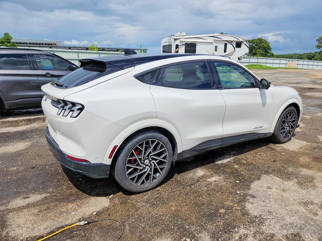 2022 FORD Mustang Mach-E