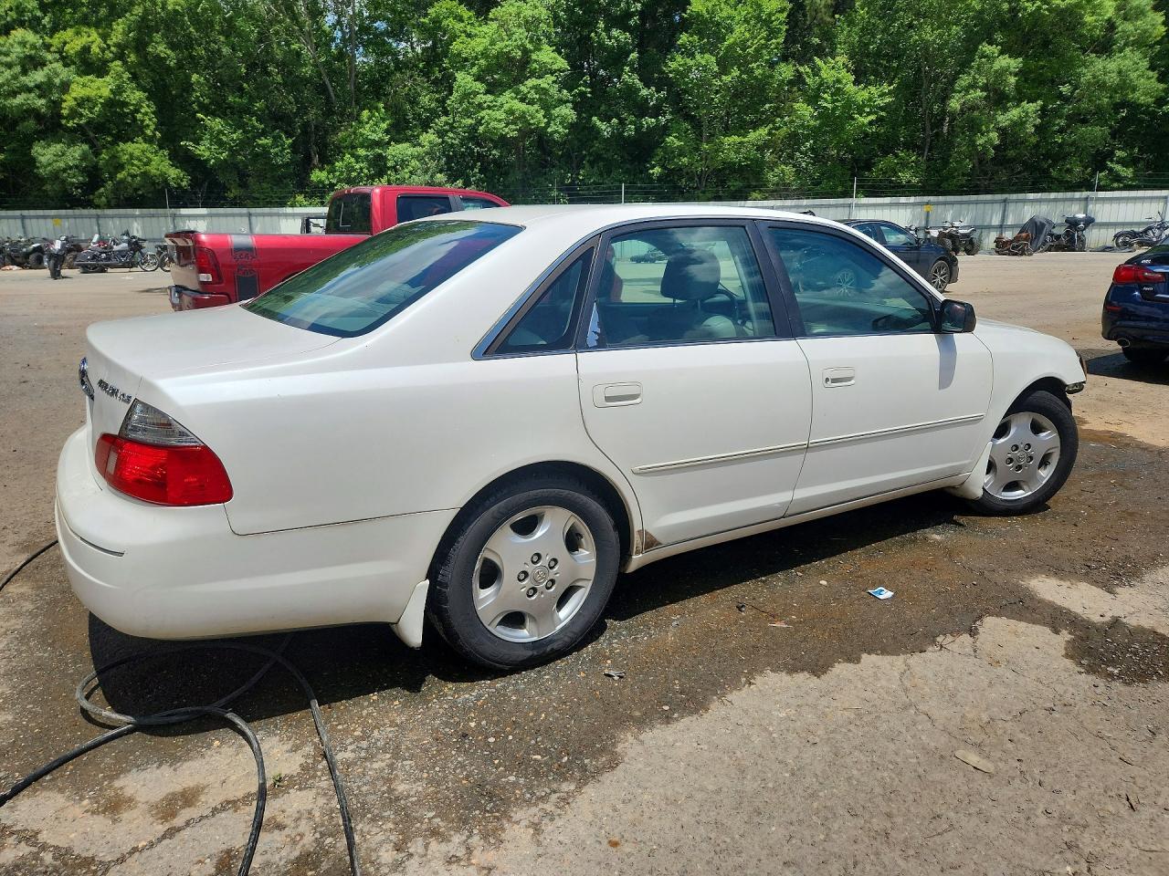 2003 TOYOTA Avalon