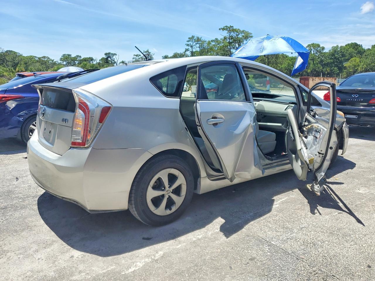 2014 TOYOTA PRIUS