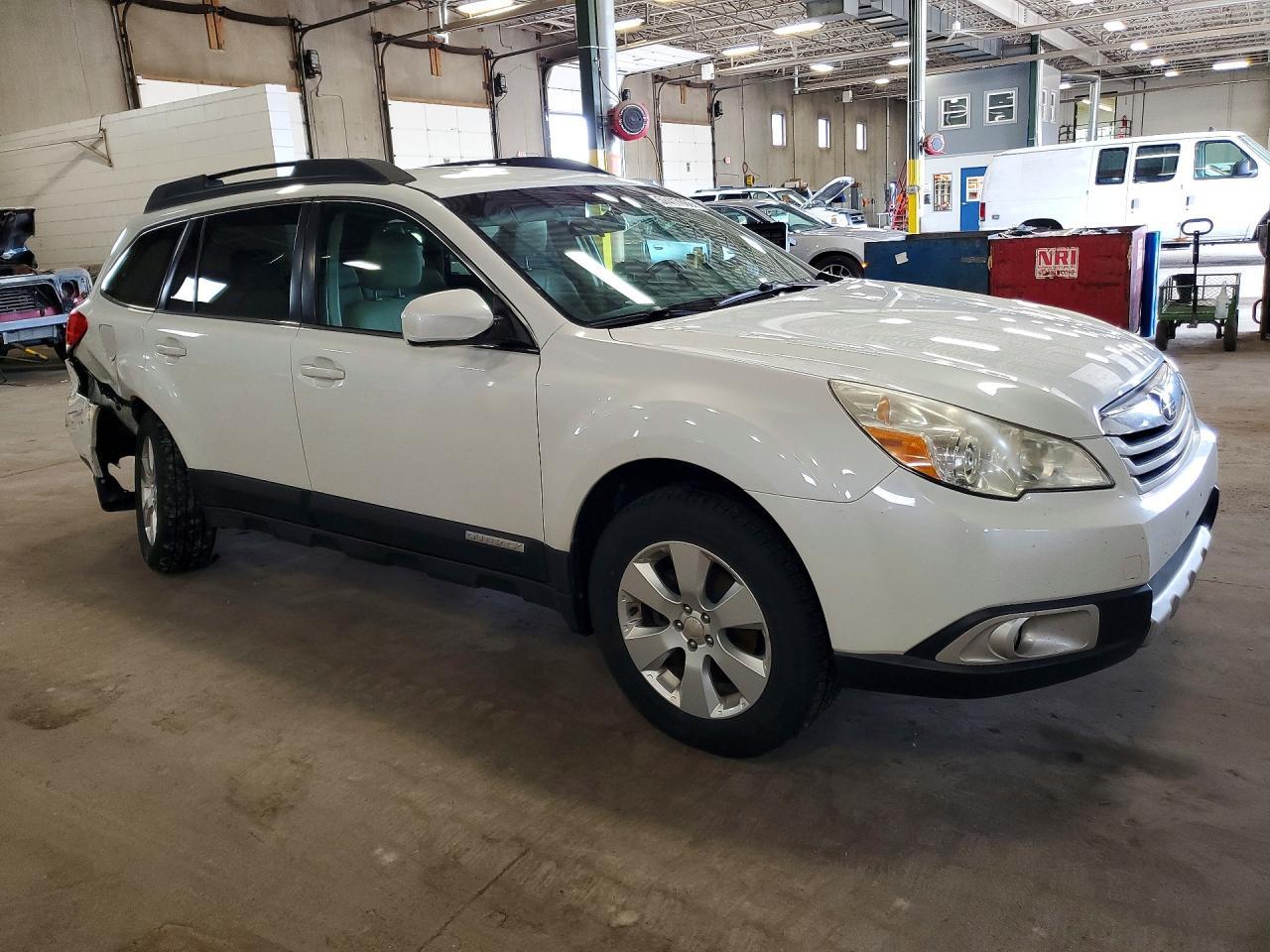 2010 SUBARU Outback