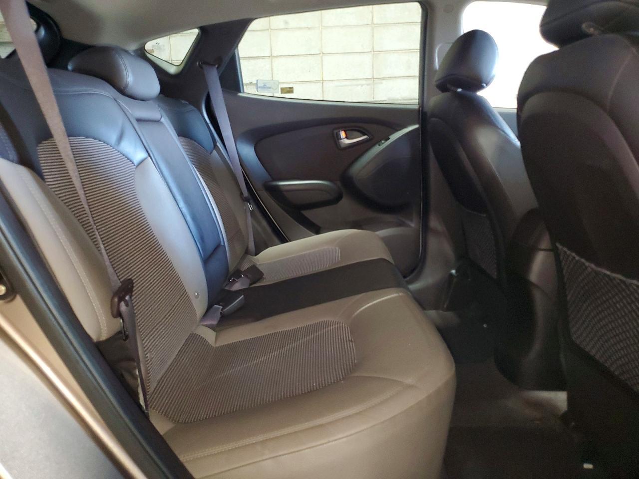 2011 HYUNDAI TUCSON