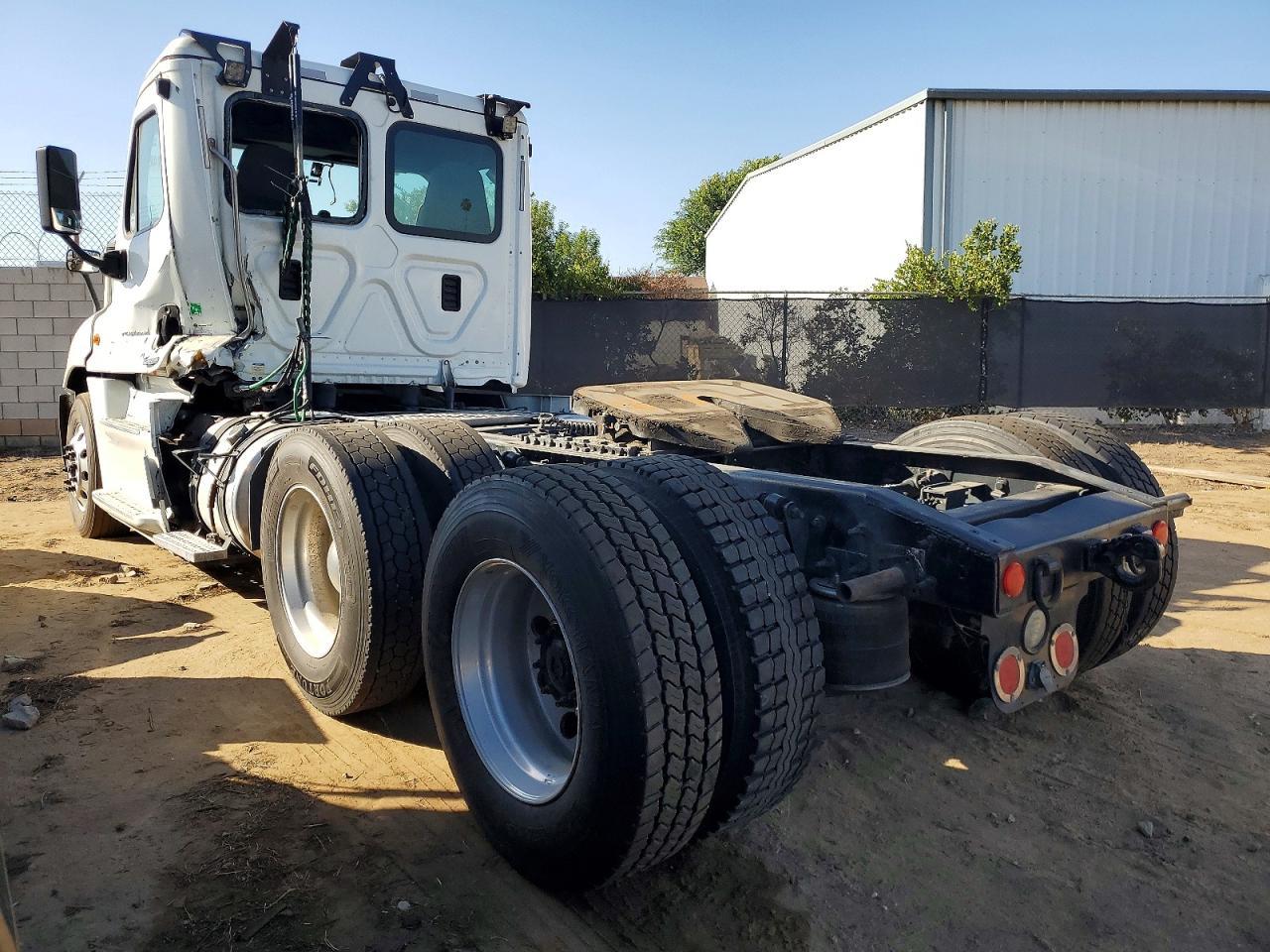 2017 FREIGHTLINER CASCADIA 125