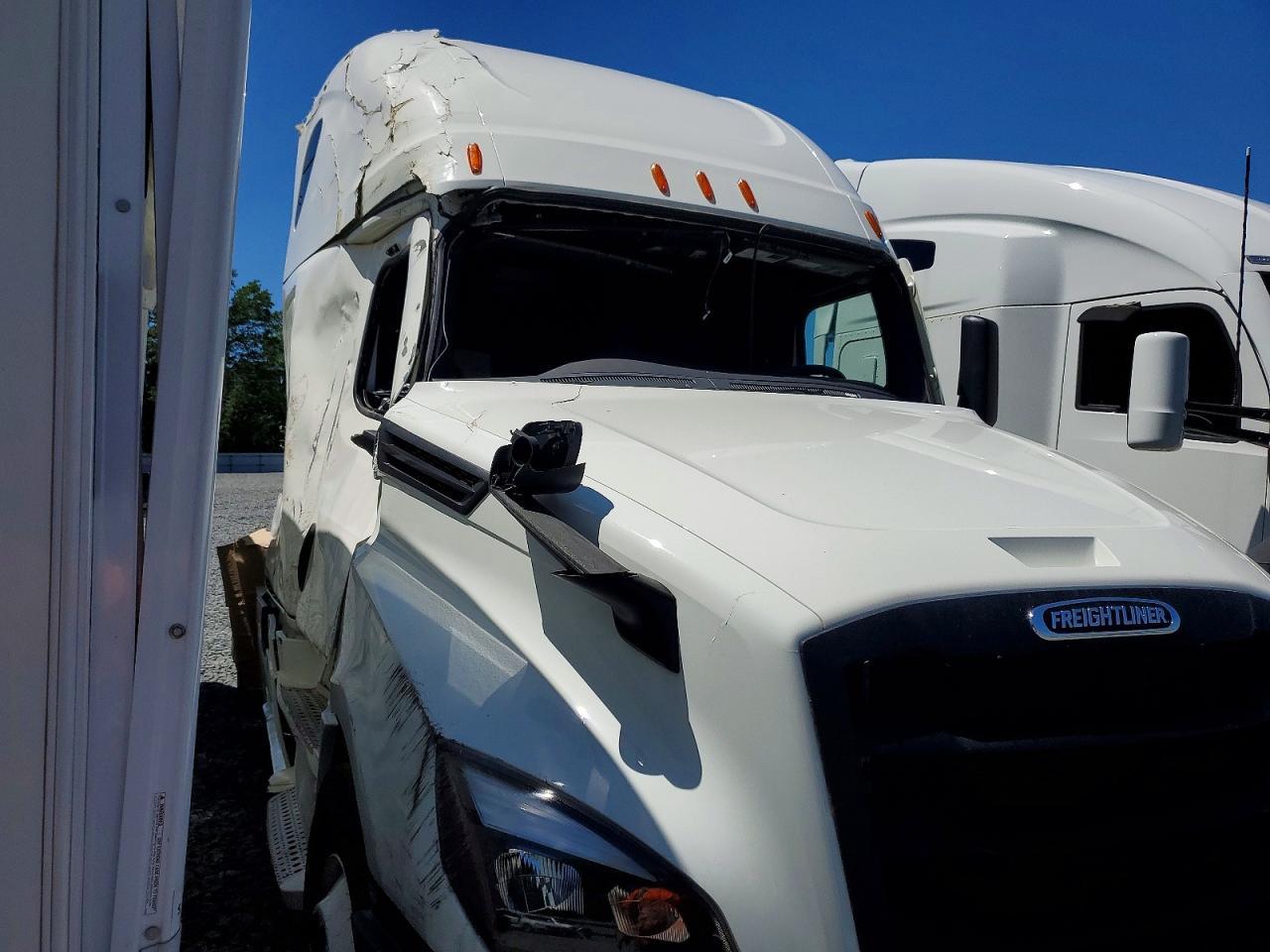 2022 FREIGHTLINER CASCADIA 126