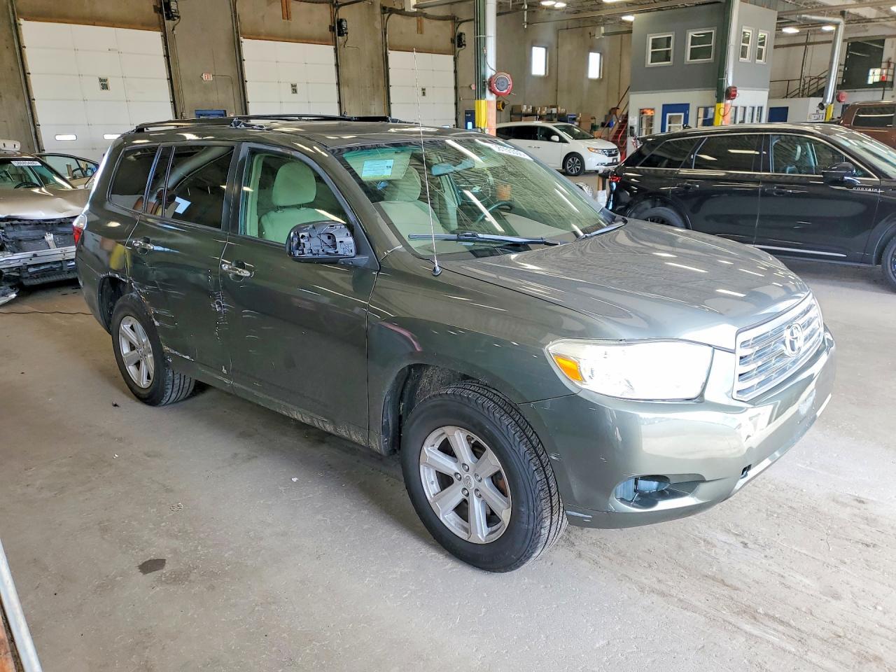 2010 TOYOTA HIGHLANDER