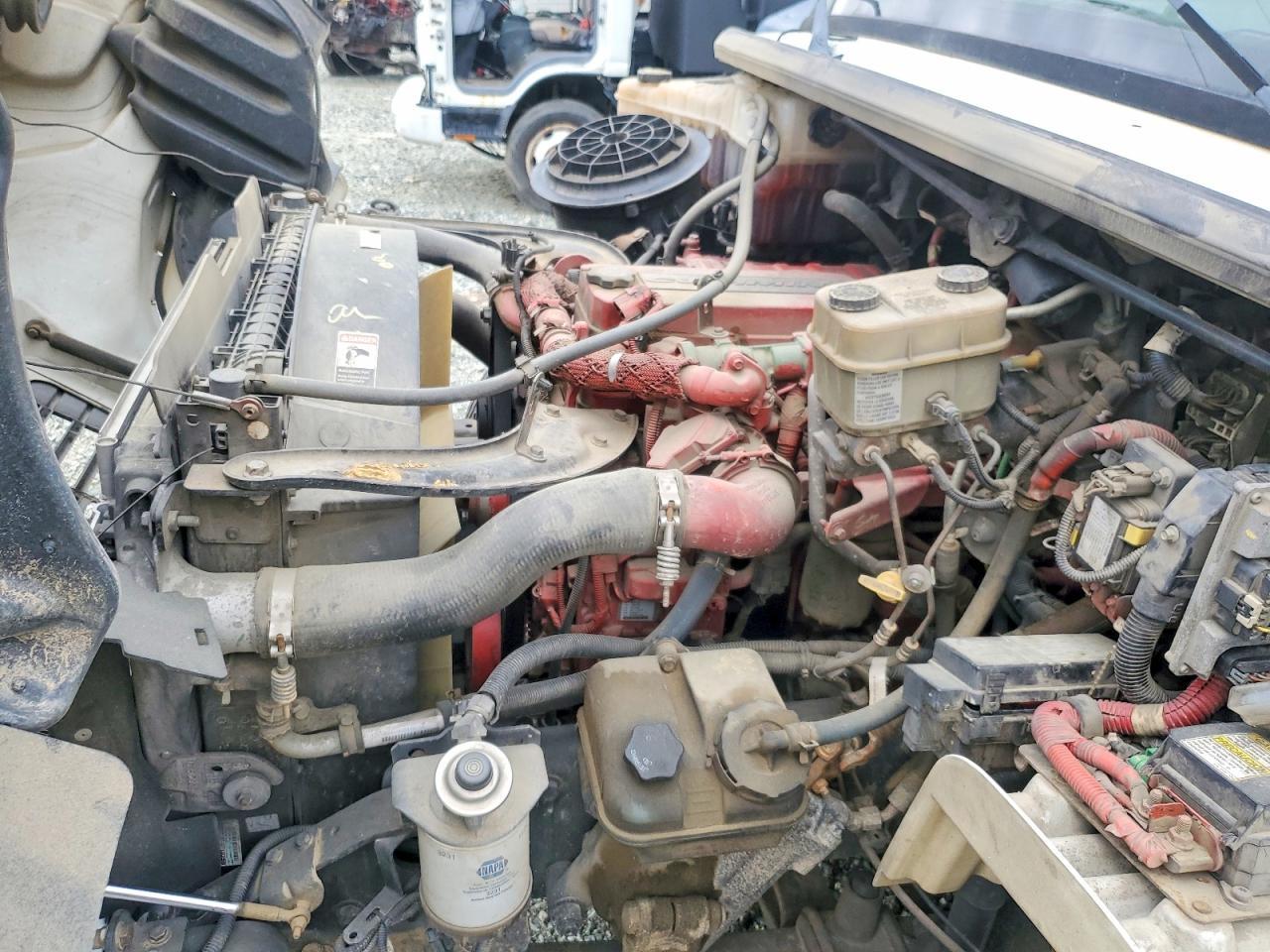2014 FREIGHTLINER M2 106