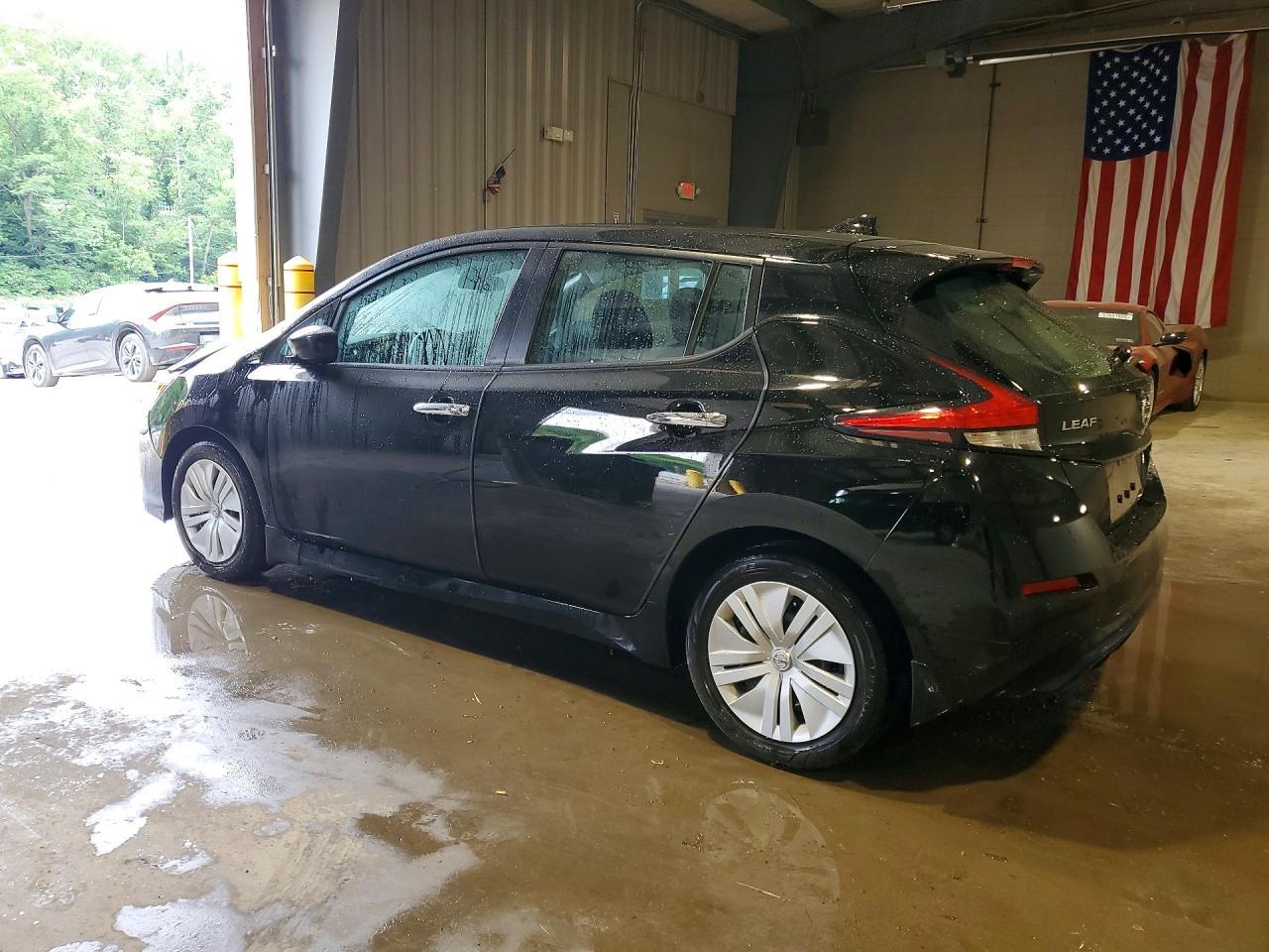 2022 NISSAN LEAF