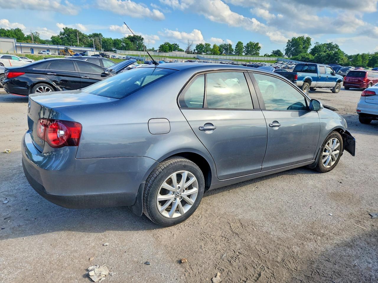 2010 VOLKSWAGEN JETTA