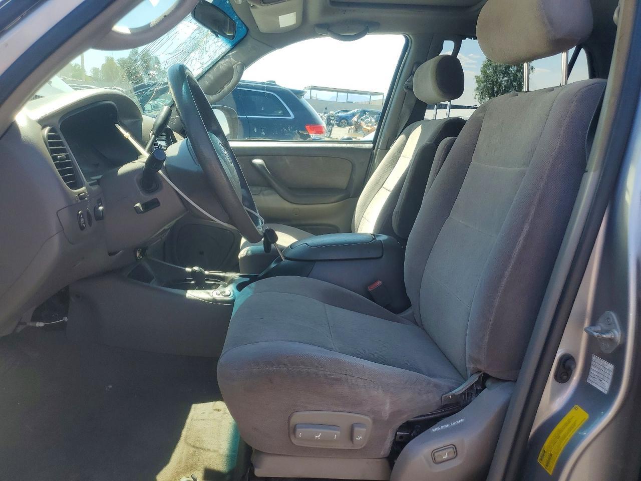 2003 TOYOTA Sequoia