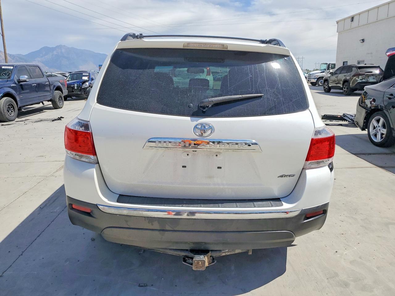 2013 TOYOTA HIGHLANDER