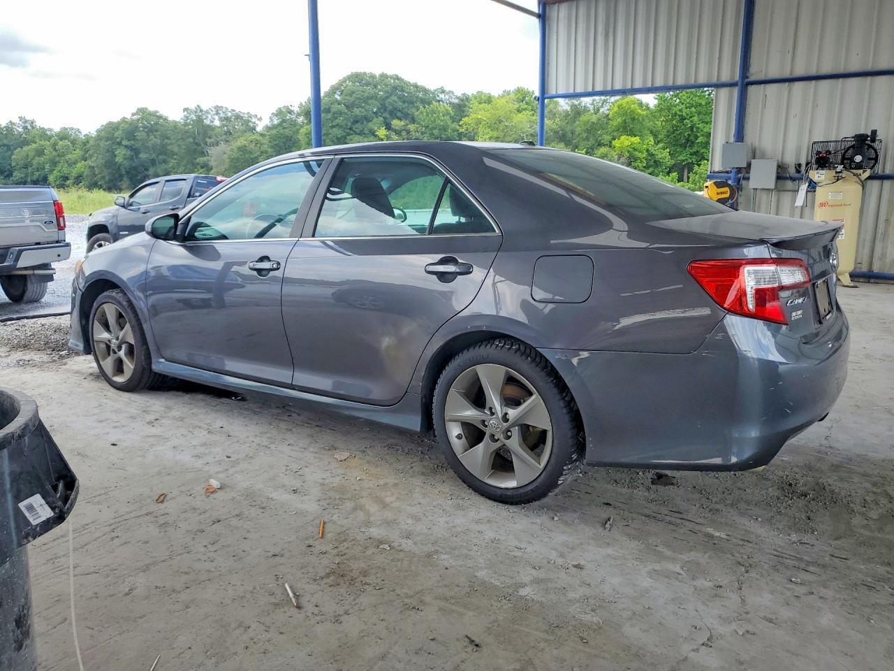 2014 TOYOTA CAMRY