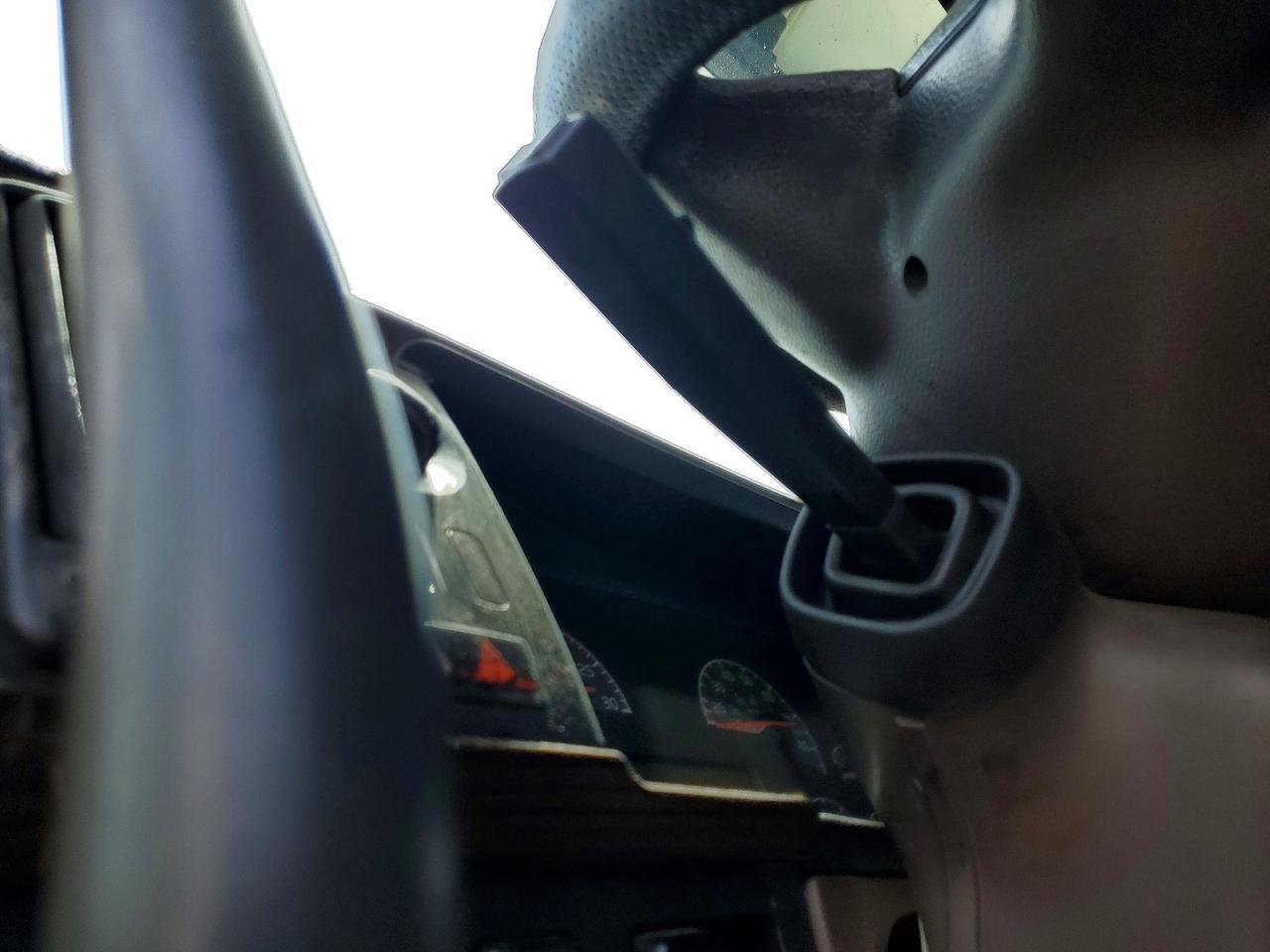 2014 VOLVO Vn