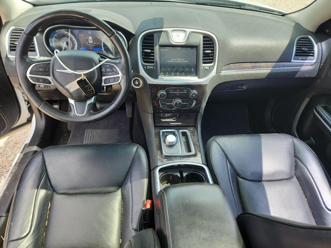 2019 CHRYSLER 300