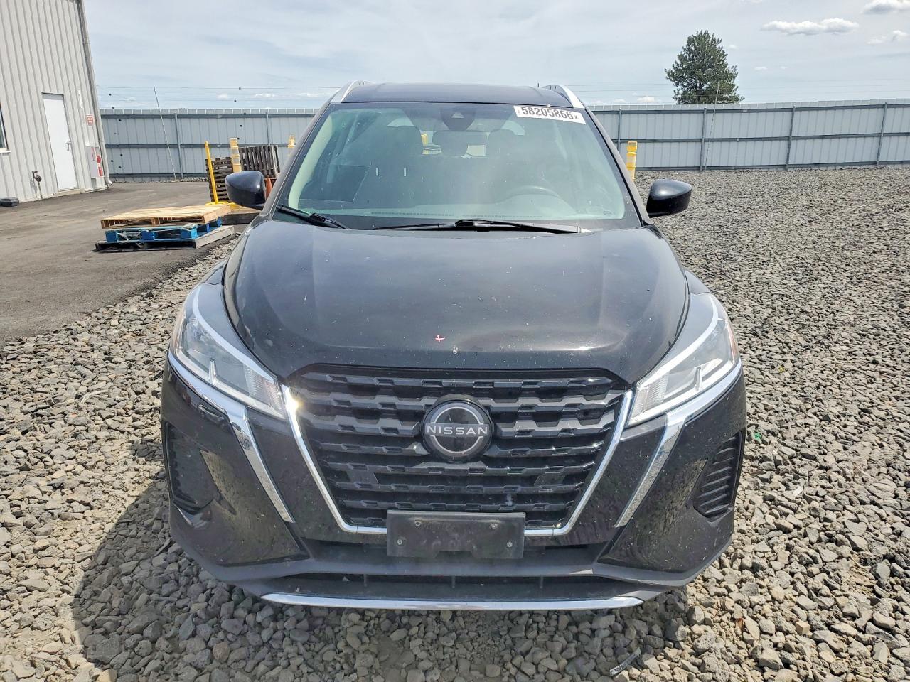 2023 NISSAN KICKS