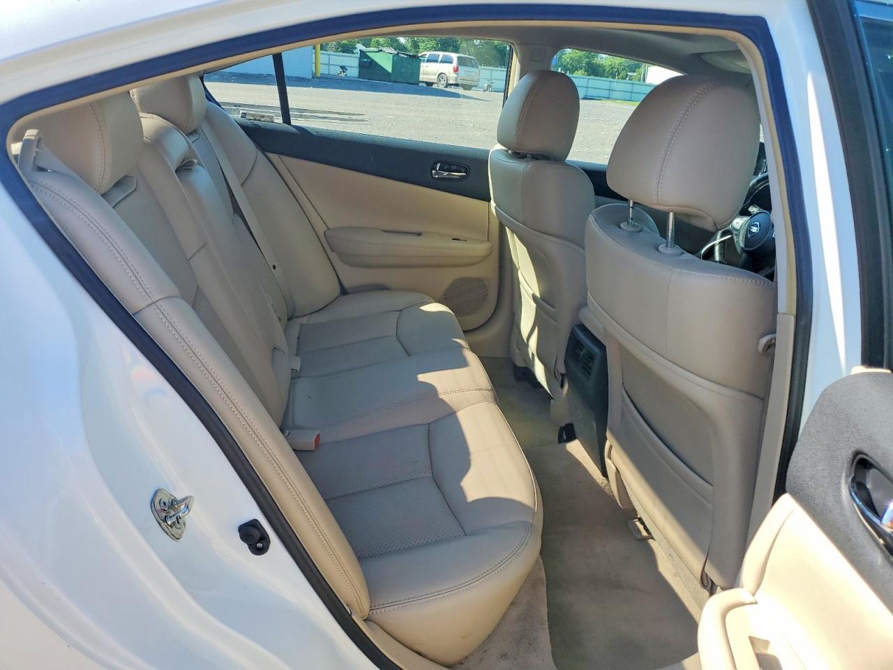 2014 NISSAN Maxima