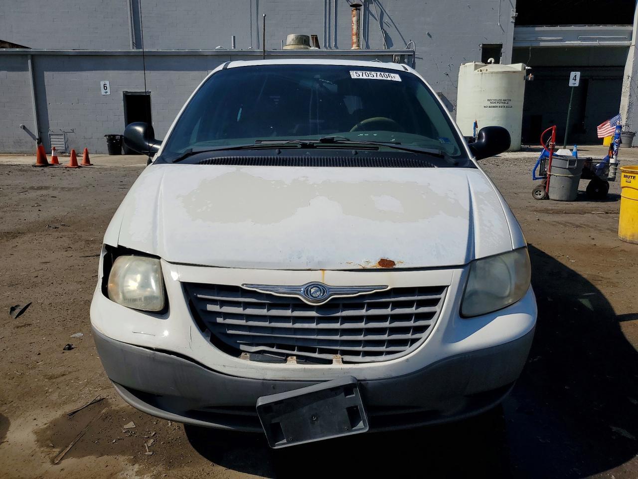 2001 CHRYSLER Voyager