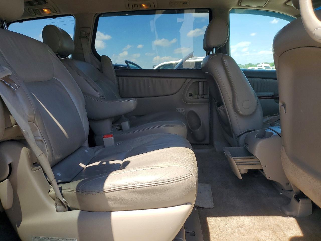 2005 TOYOTA SIENNA