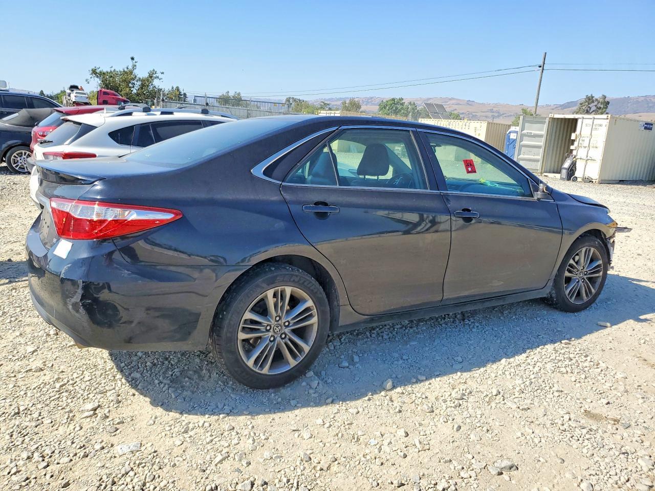 2017 TOYOTA CAMRY