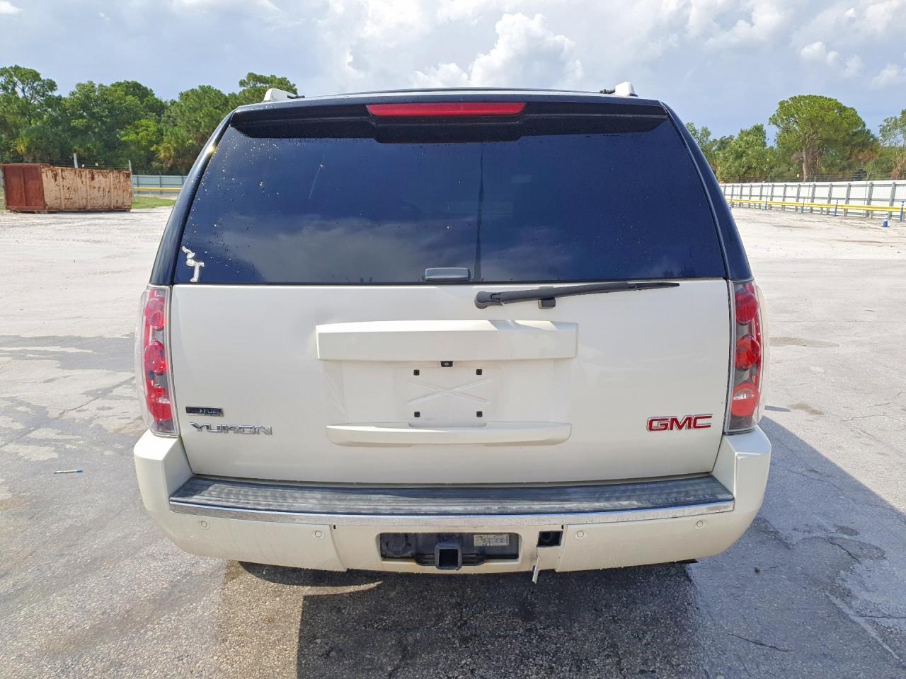 2010 GMC Yukon