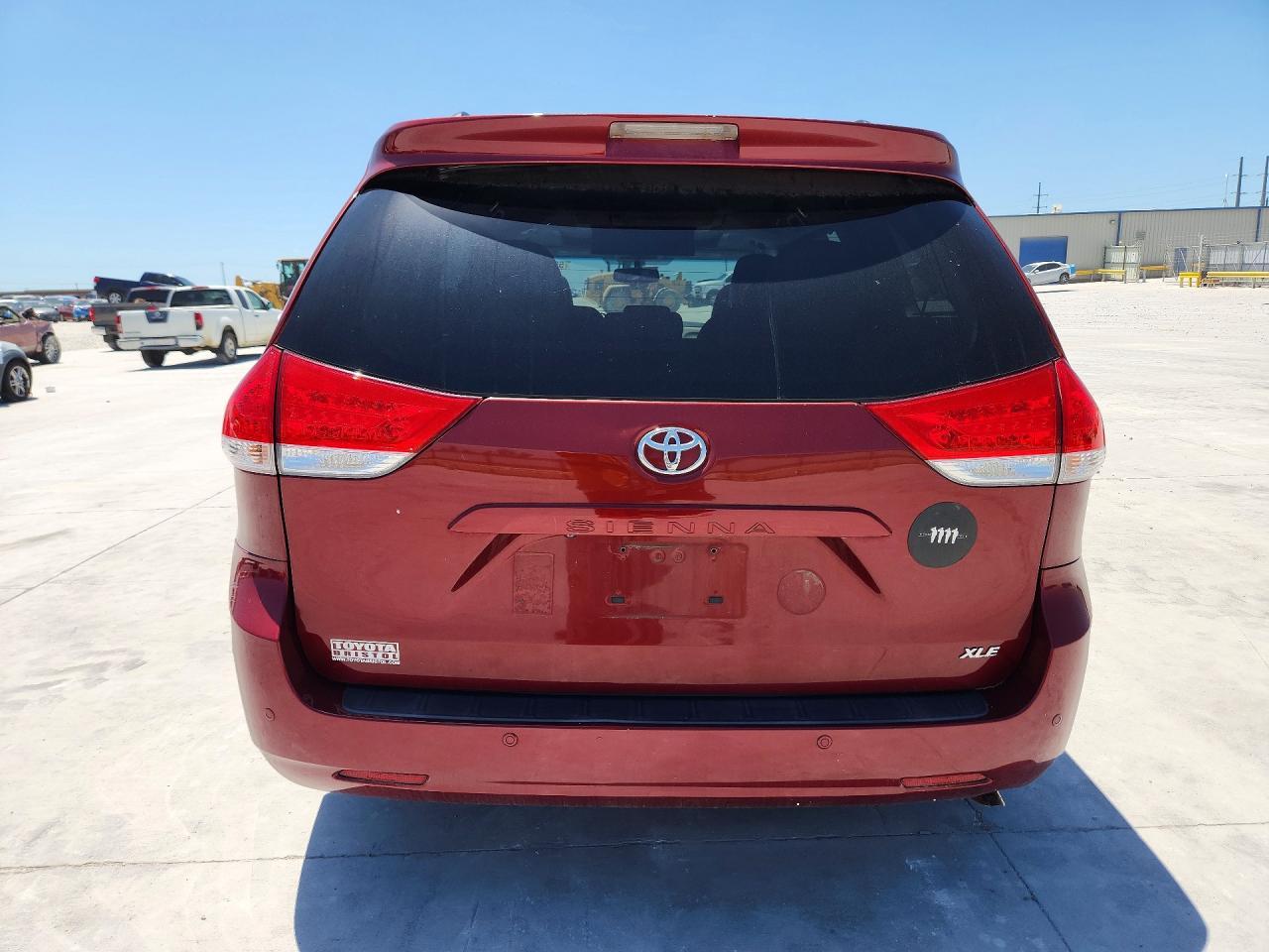 2012 TOYOTA SIENNA