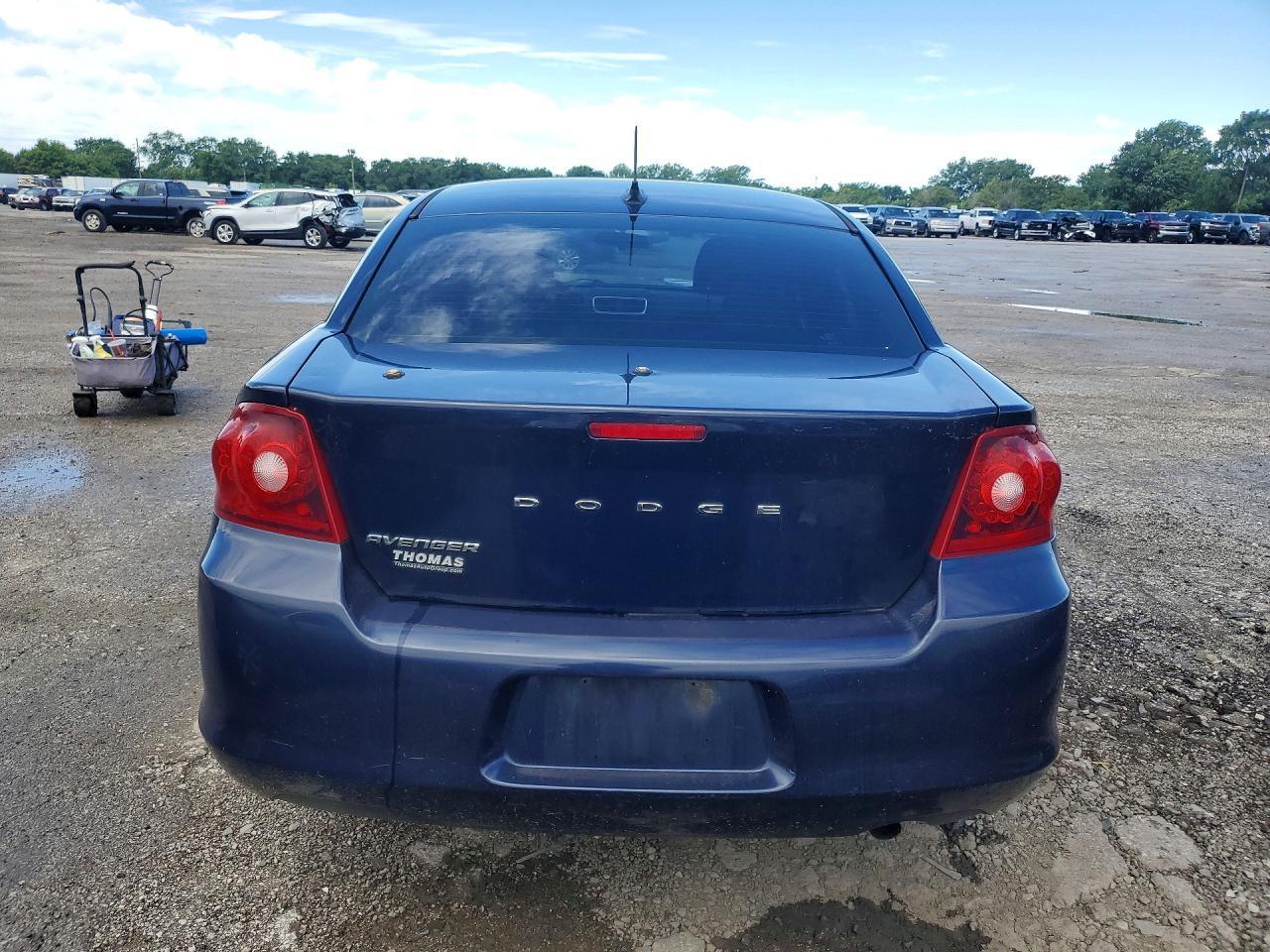 2014 DODGE Avenger