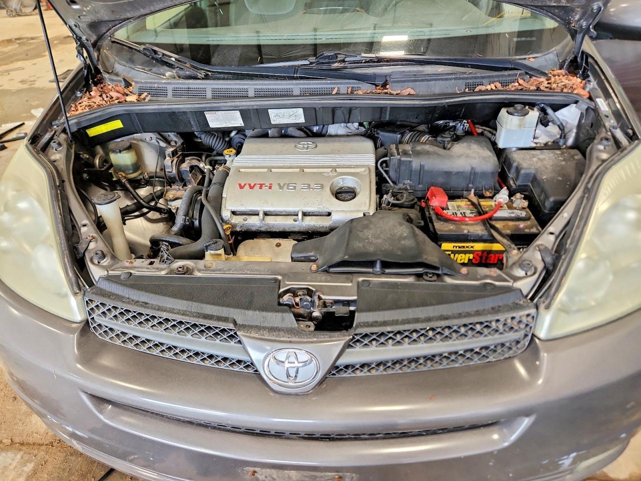 2004 TOYOTA SIENNA