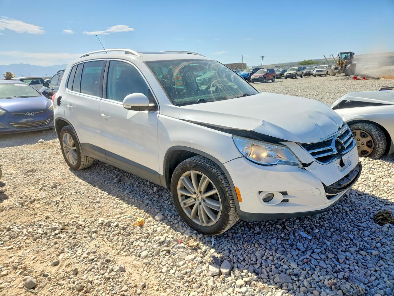 2011 VOLKSWAGEN TIGUAN