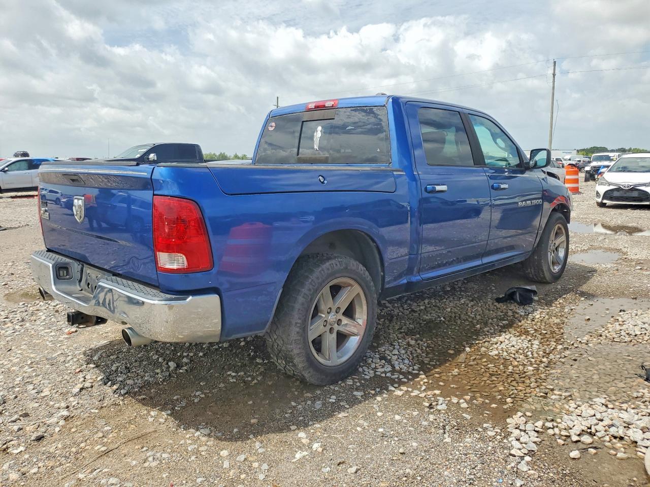 2011 DODGE RAM 1500