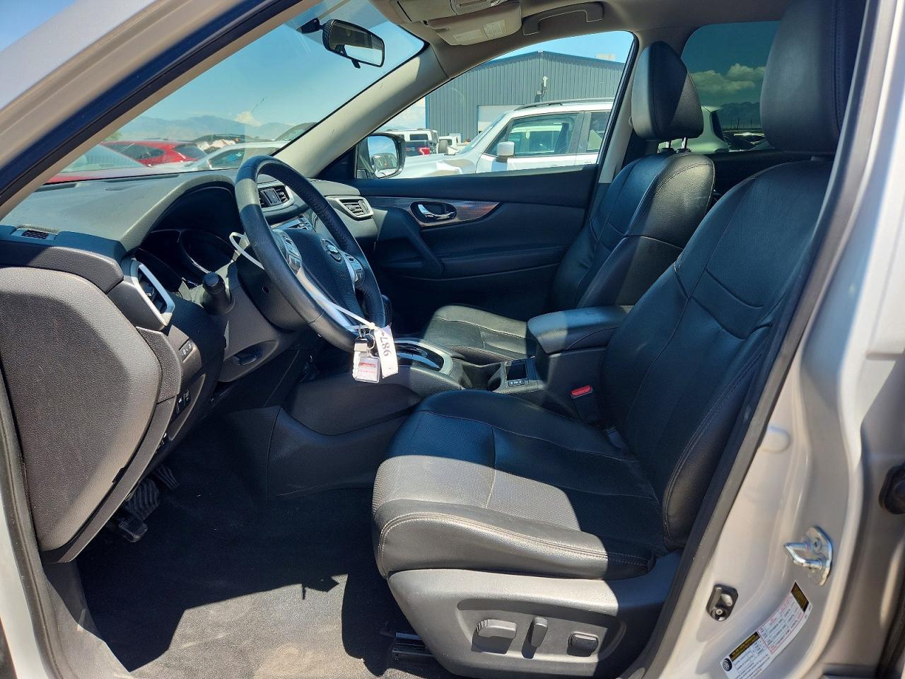 2015 NISSAN ROGUE