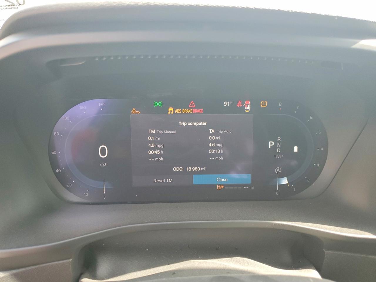 2024 VOLVO XC40