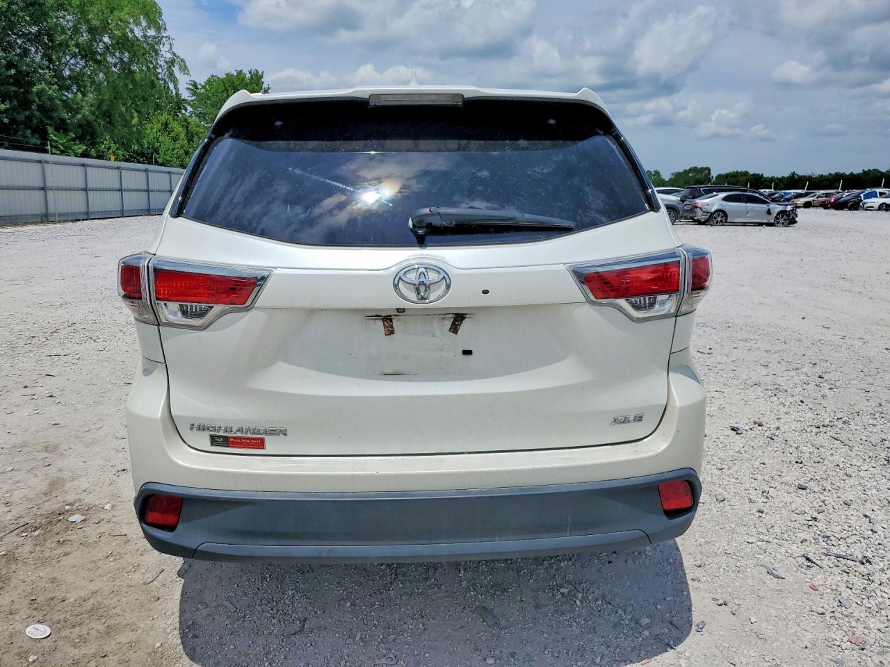 2016 TOYOTA HIGHLANDER