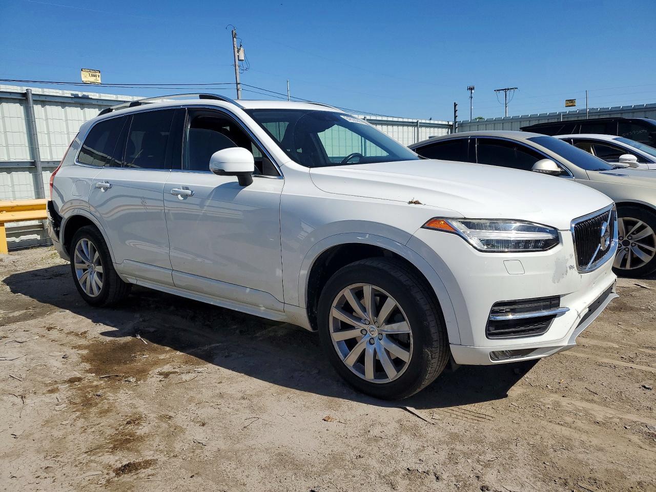 2017 VOLVO XC90