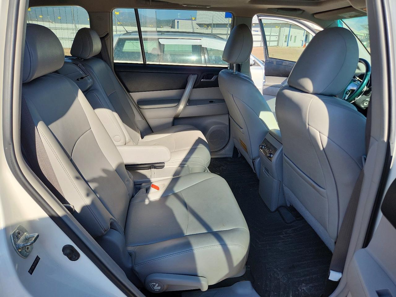 2013 TOYOTA HIGHLANDER