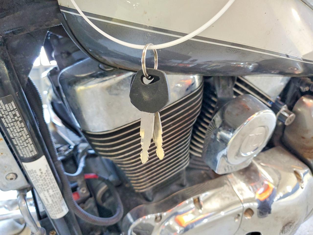2002 SUZUKI VL1500