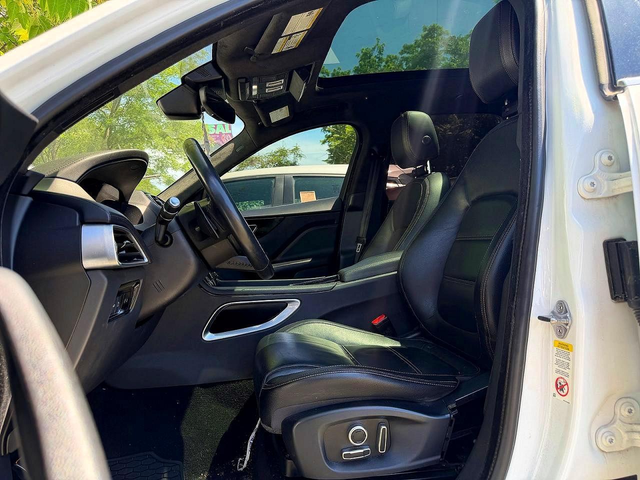 2019 JAGUAR F-Pace