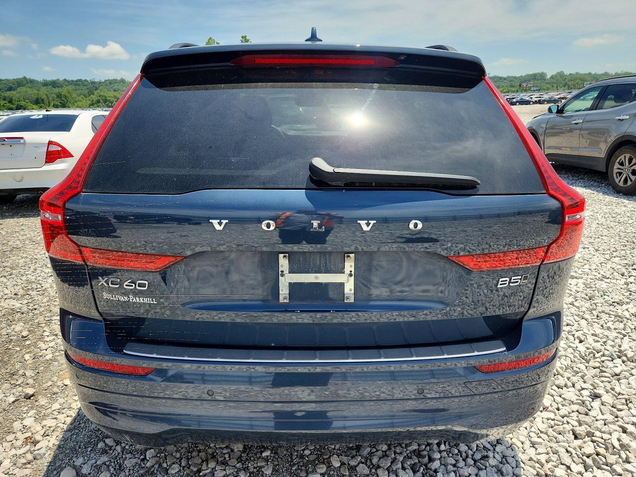 2022 VOLVO XC60