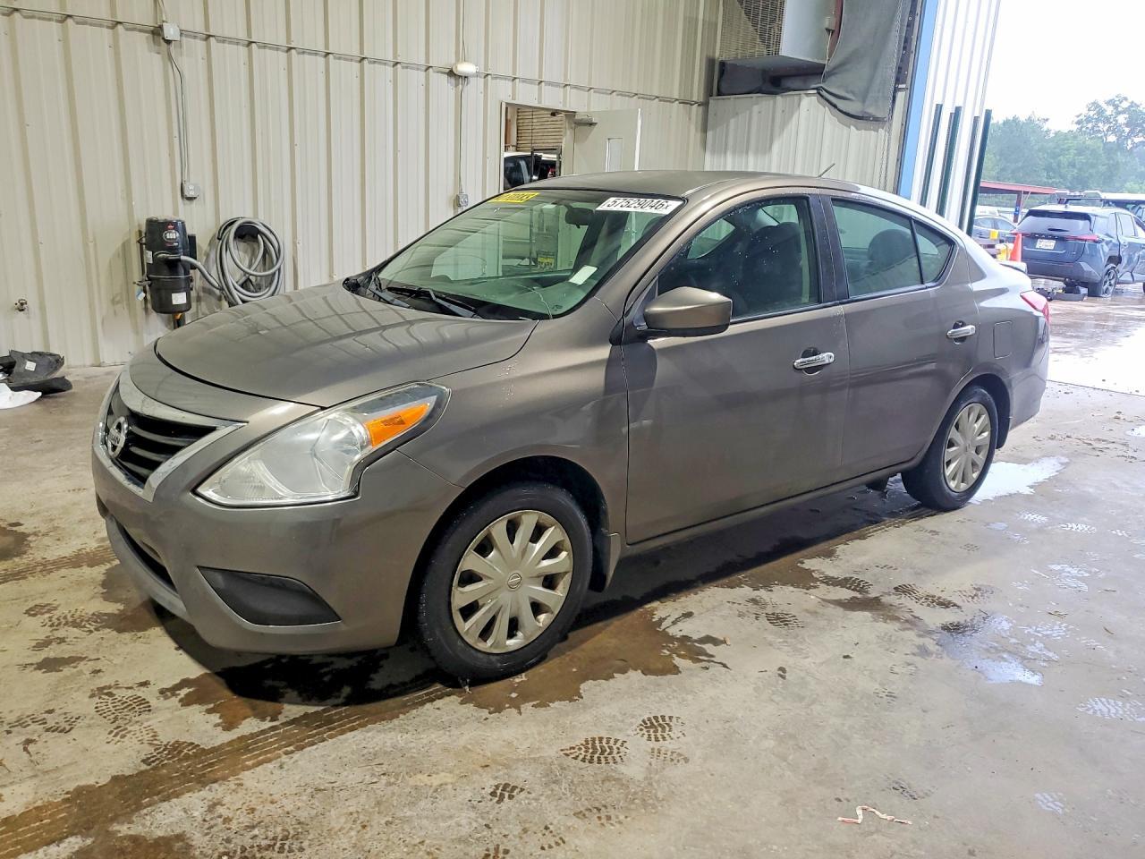 2015 NISSAN VERSA