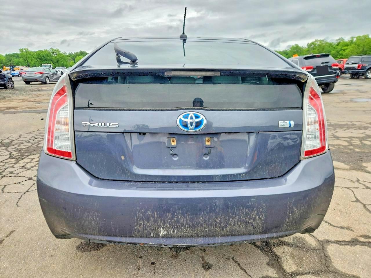 2015 TOYOTA PRIUS