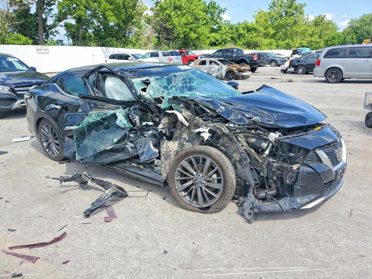 2019 NISSAN Maxima