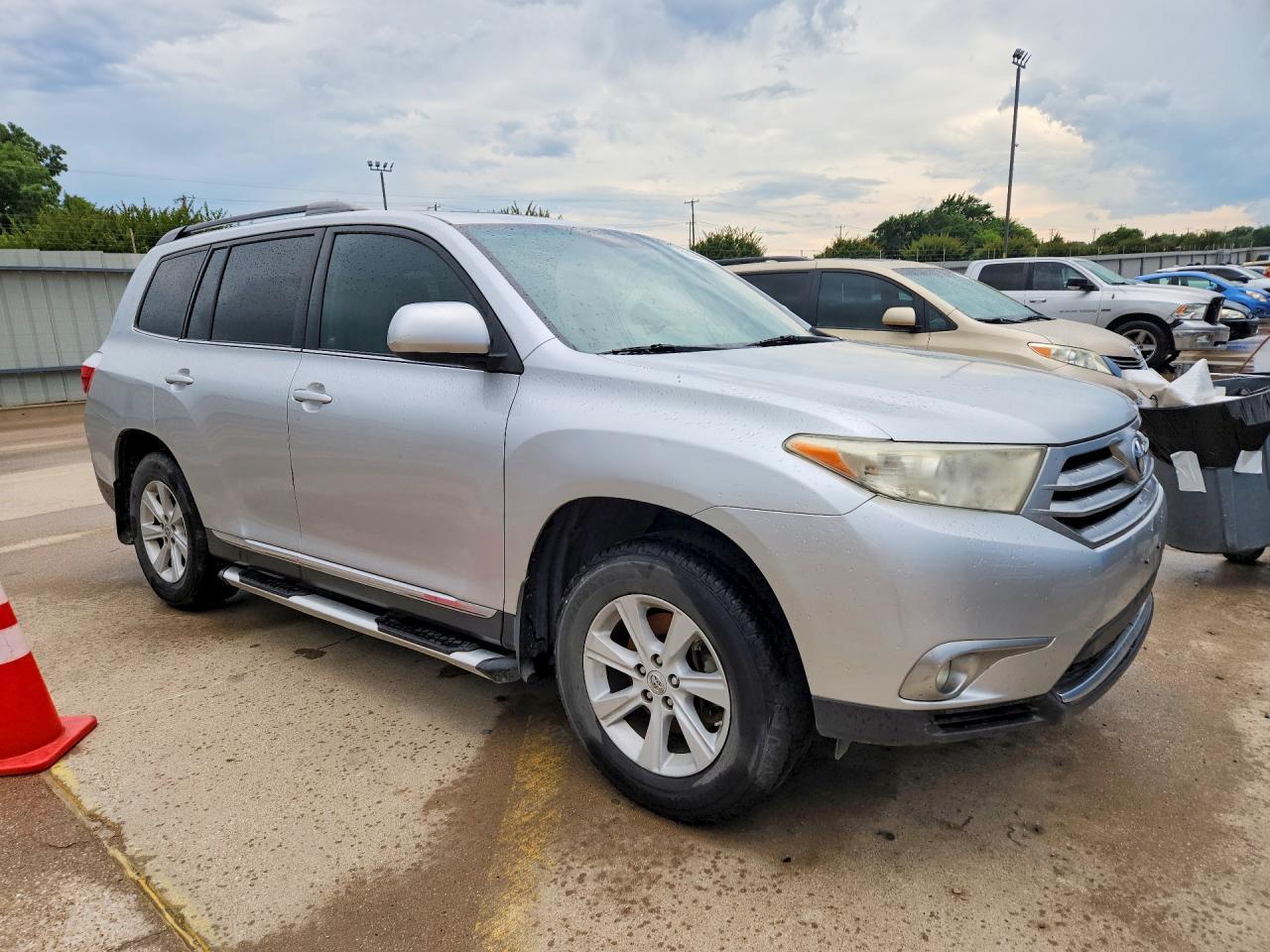 2012 TOYOTA HIGHLANDER