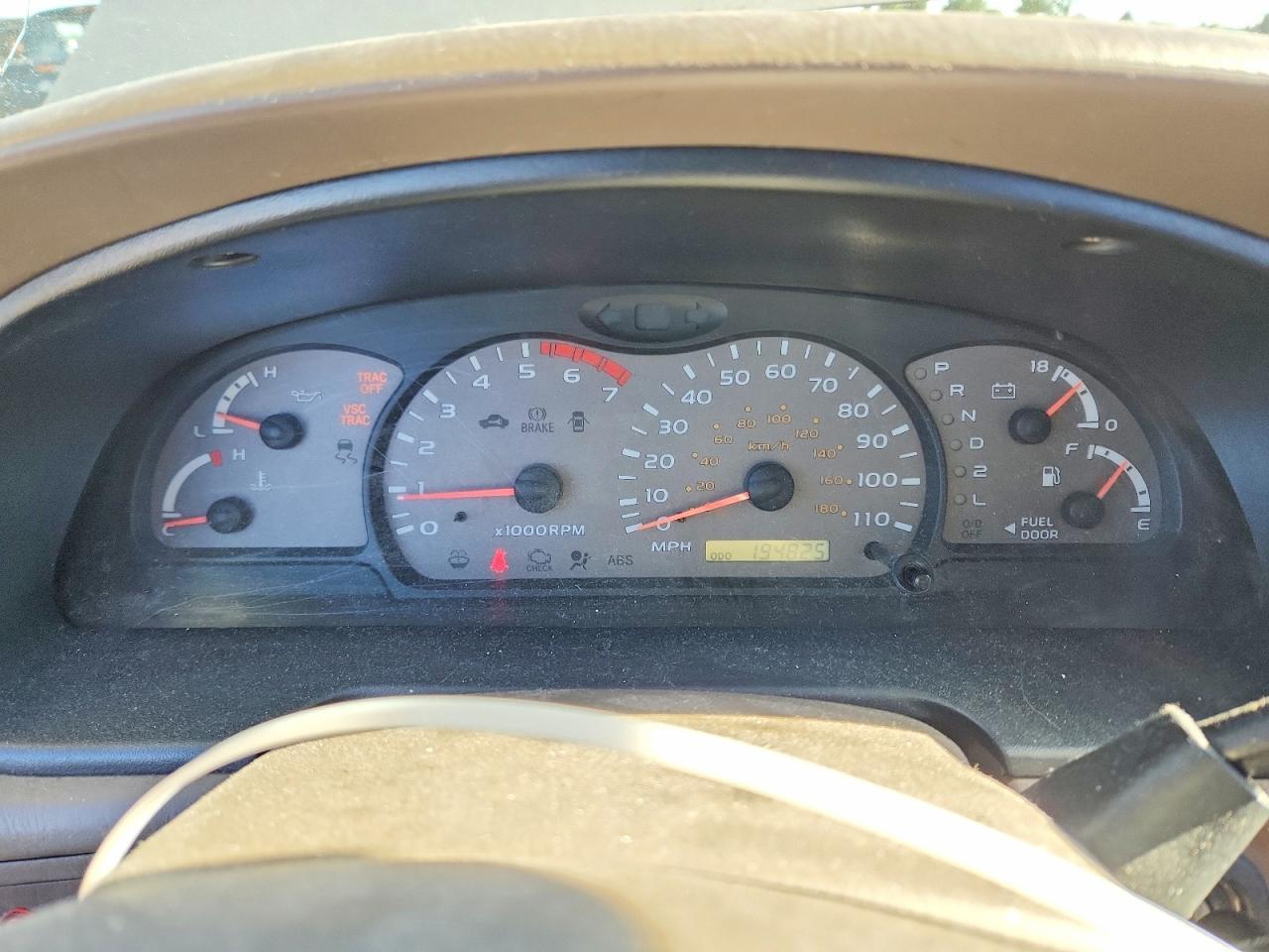 2001 TOYOTA Sequoia