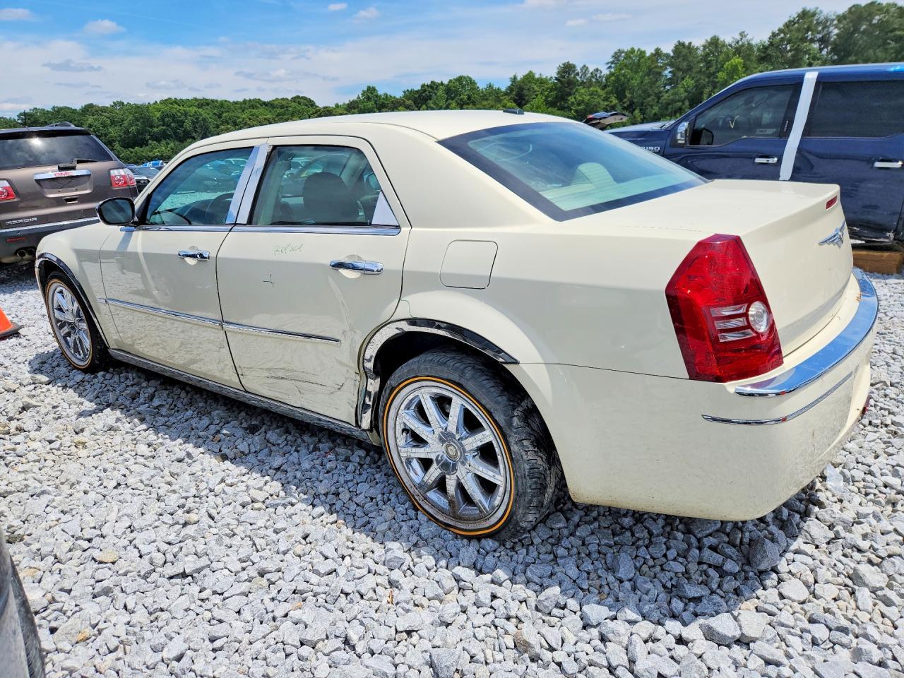 2010 CHRYSLER 300