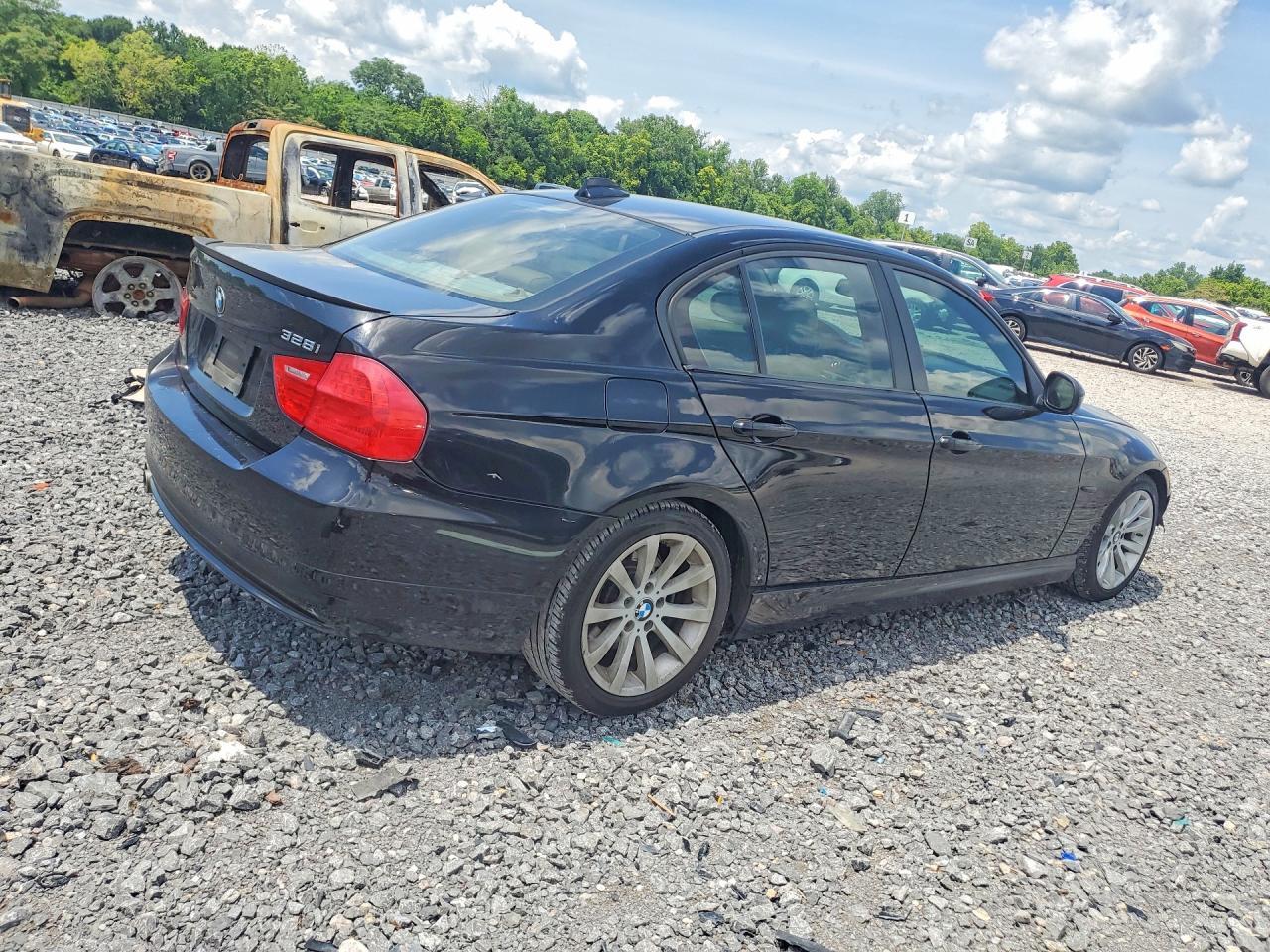 2011 BMW 3 SERIES