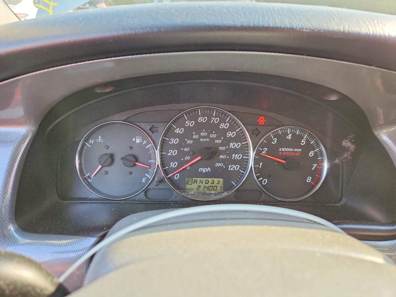 2004 MAZDA Mpv
