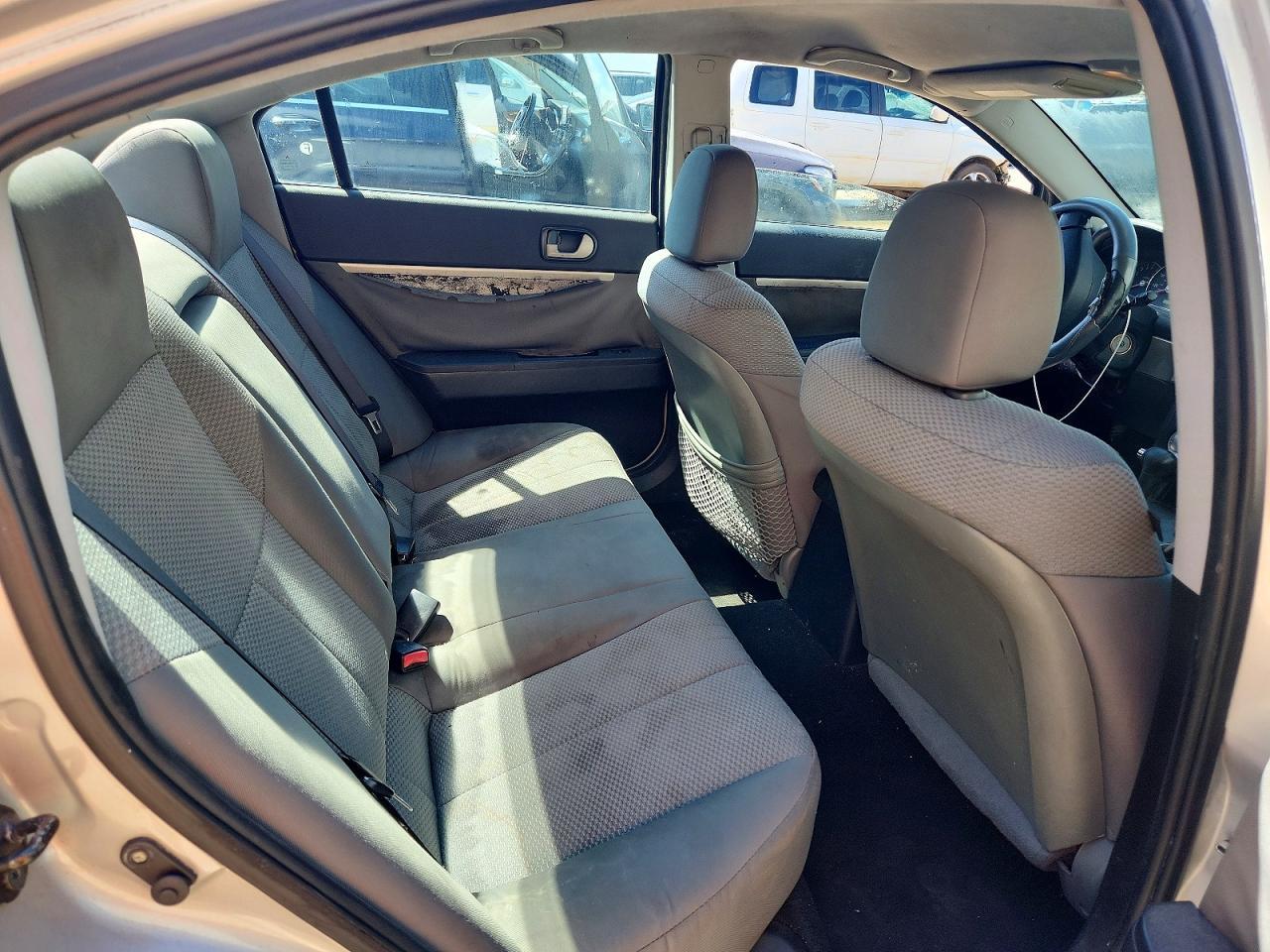 2011 MITSUBISHI Galant