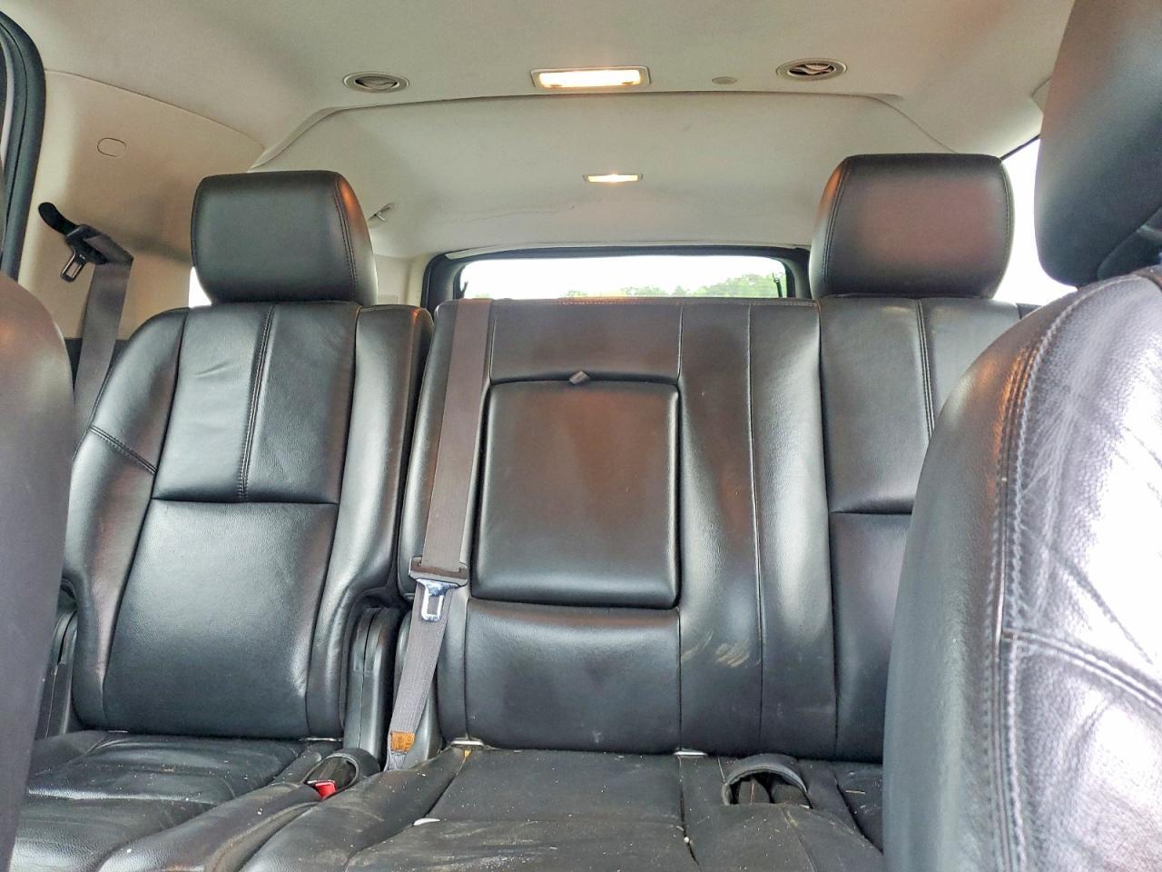 2011 CHEVROLET Suburban