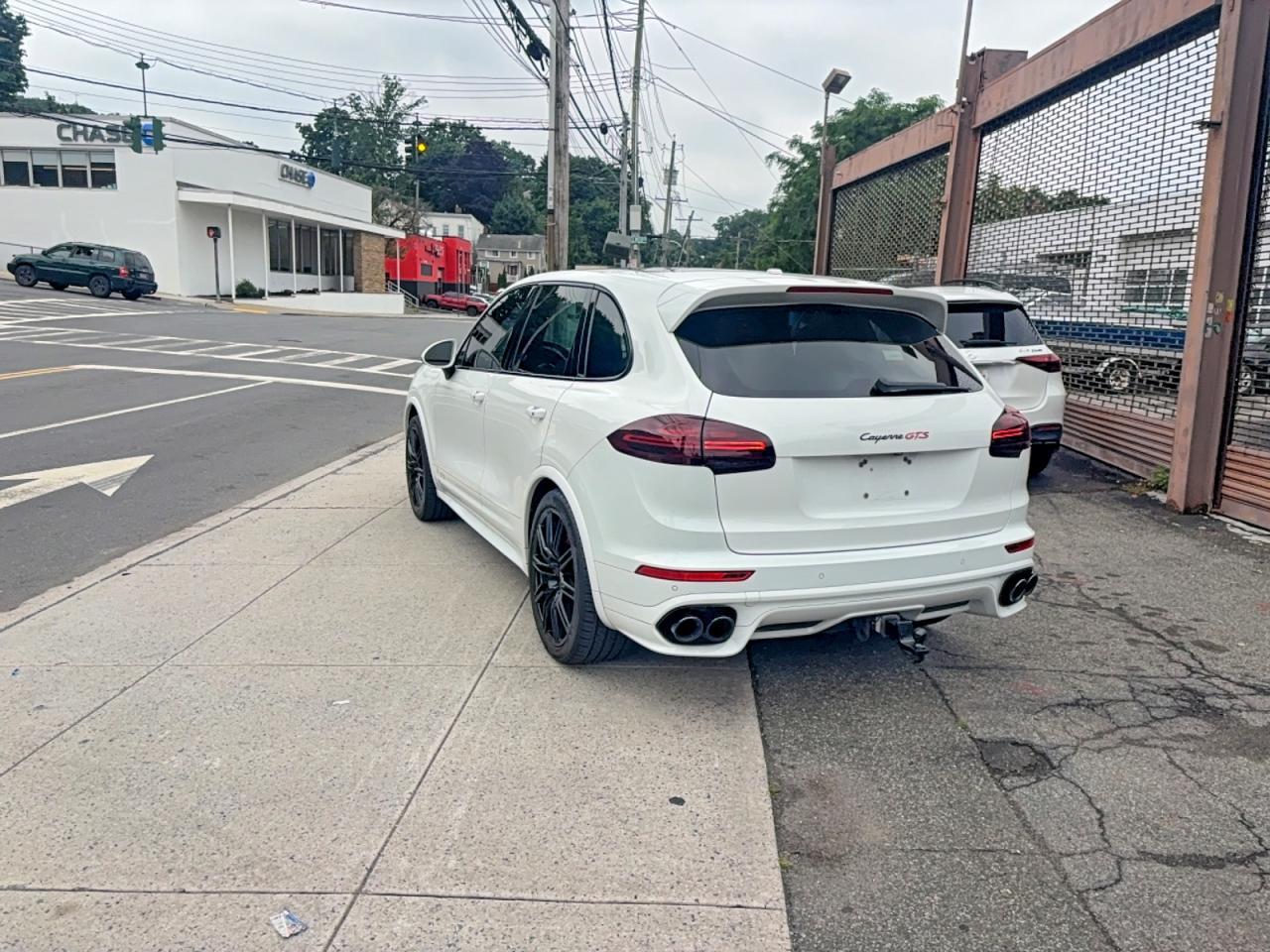 2016 PORSCHE CAYENNE