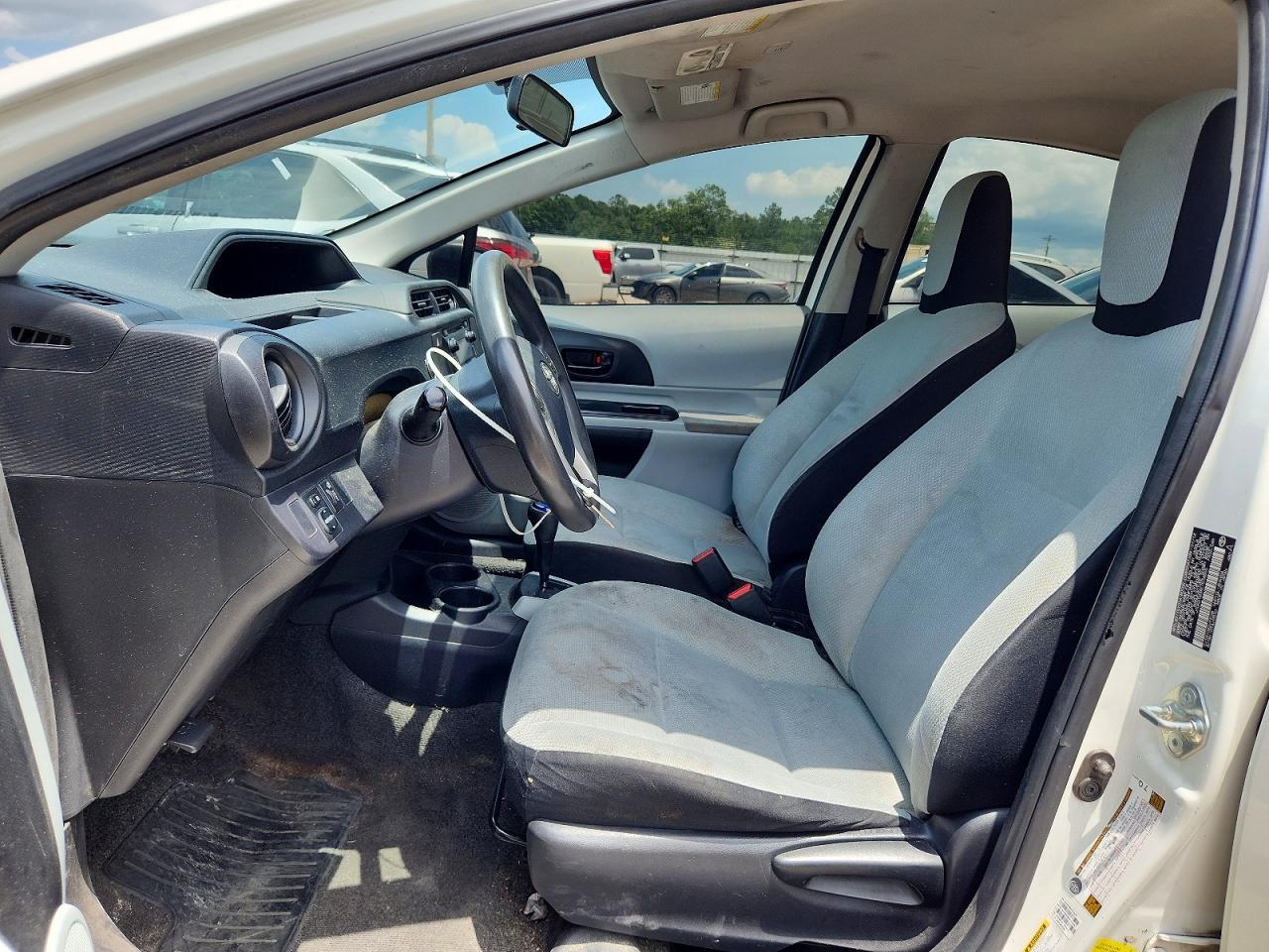 2014 TOYOTA Prius c