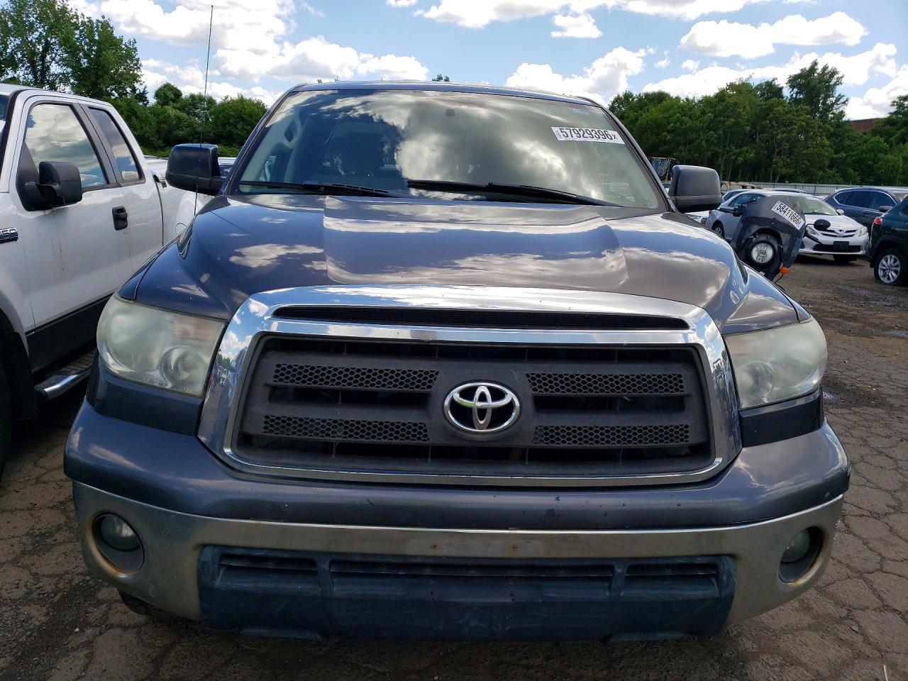 2011 TOYOTA TUNDRA