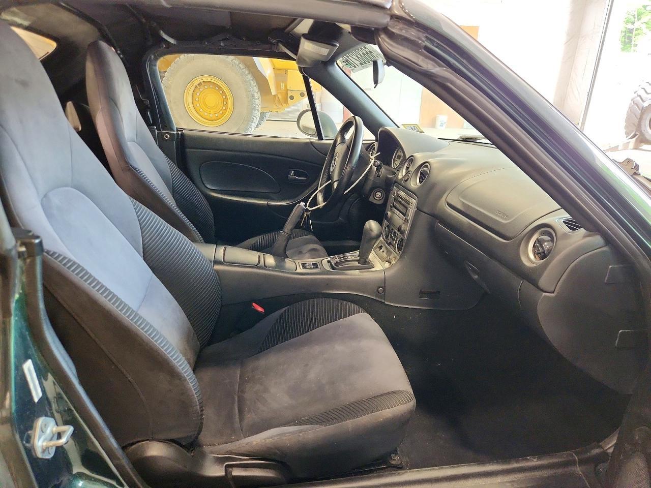 2004 MAZDA MX-5 Miata
